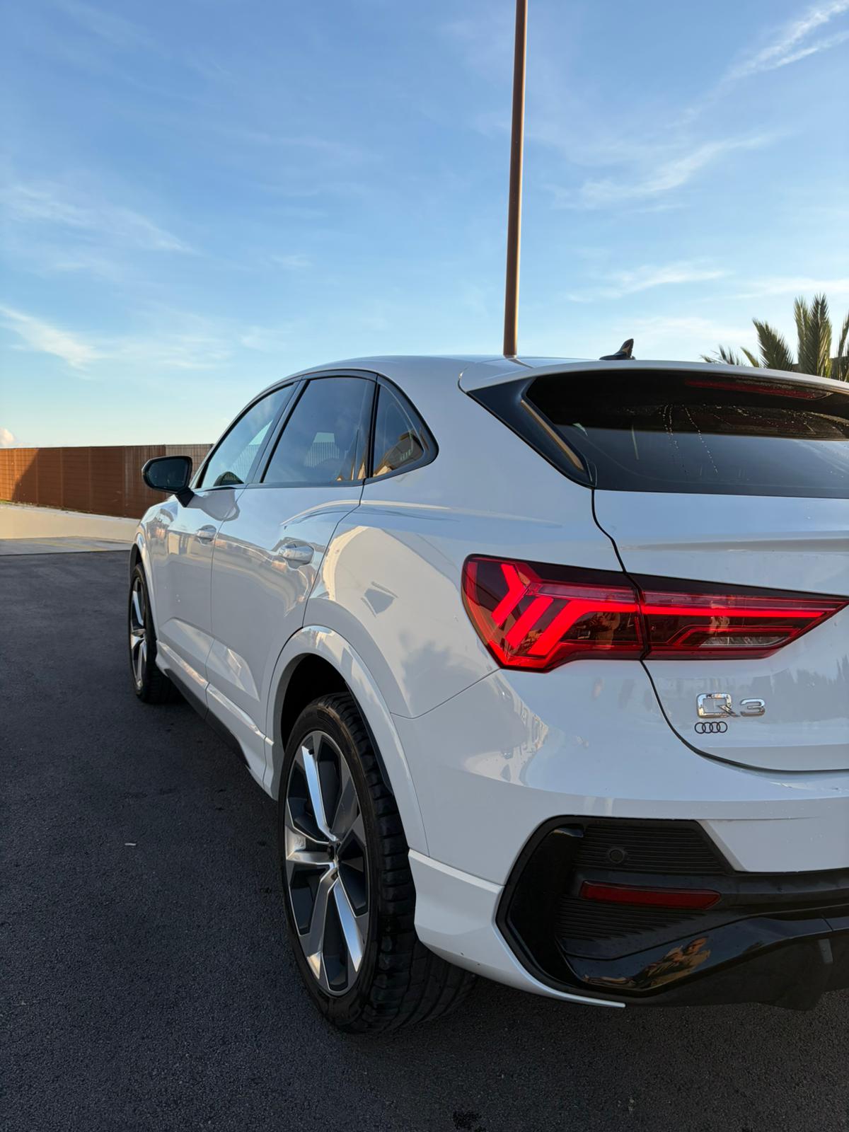 Audi Q3 Sportback 35 2.0 tdi s-line  s-tronic Sequential Diesel
(150PS), Diesel, , 95193 km, 04/01/2023 garanzia 01/2028.      Prezzo € 27.900